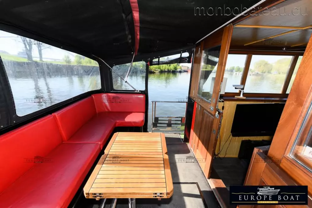 Luxury Barge Kingsley 65