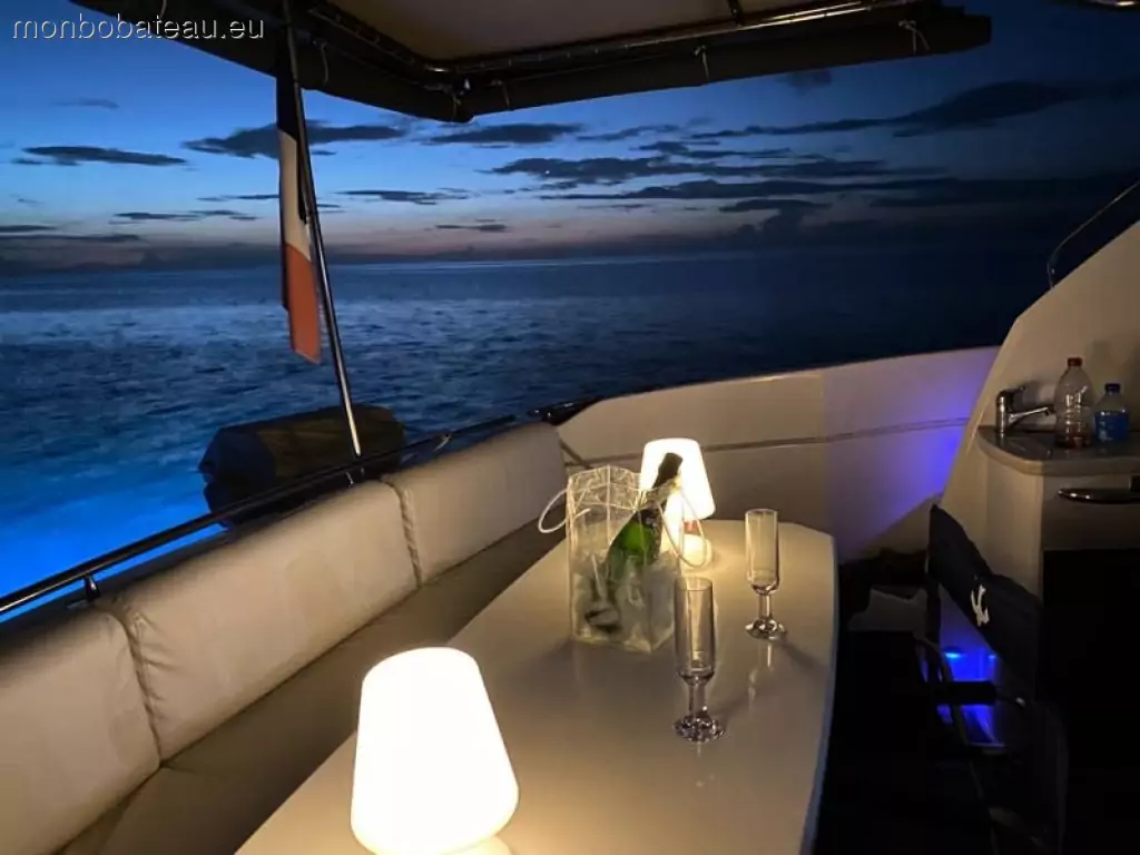 RIVIERA 4400 SPORT YACH