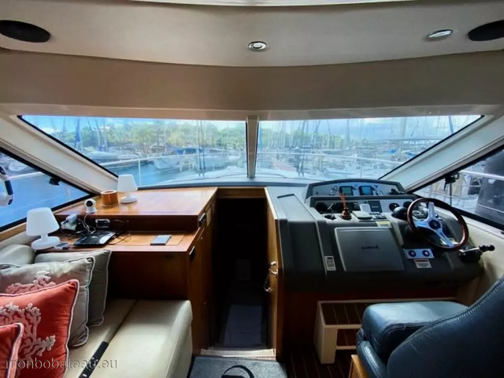 RIVIERA 4400 SPORT YACH