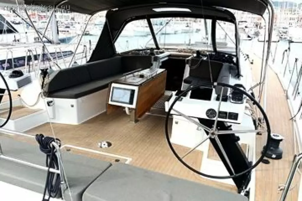 Dufour Yachts 530