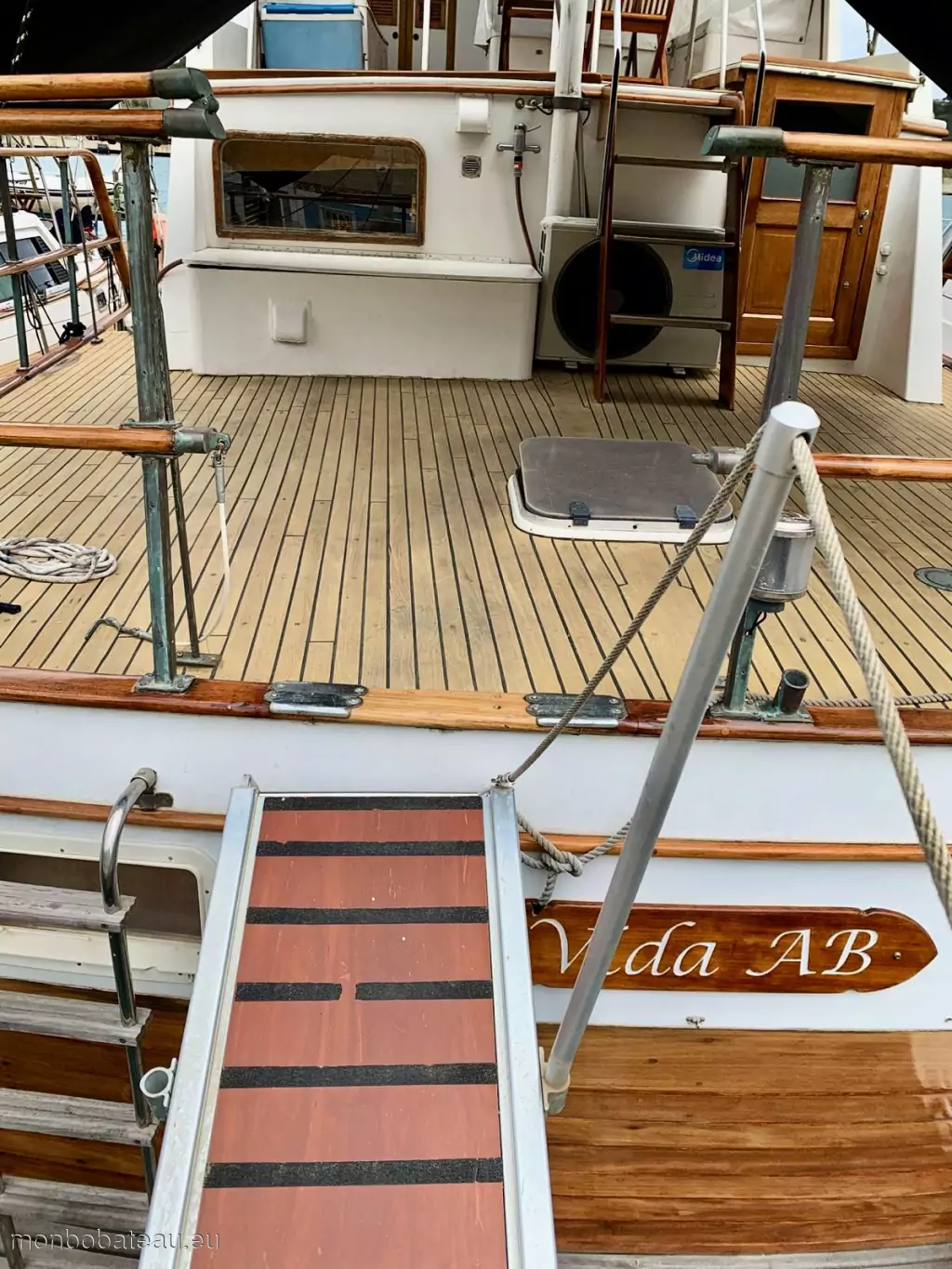 KONG AND HALVER ISLAND GYPSY 44