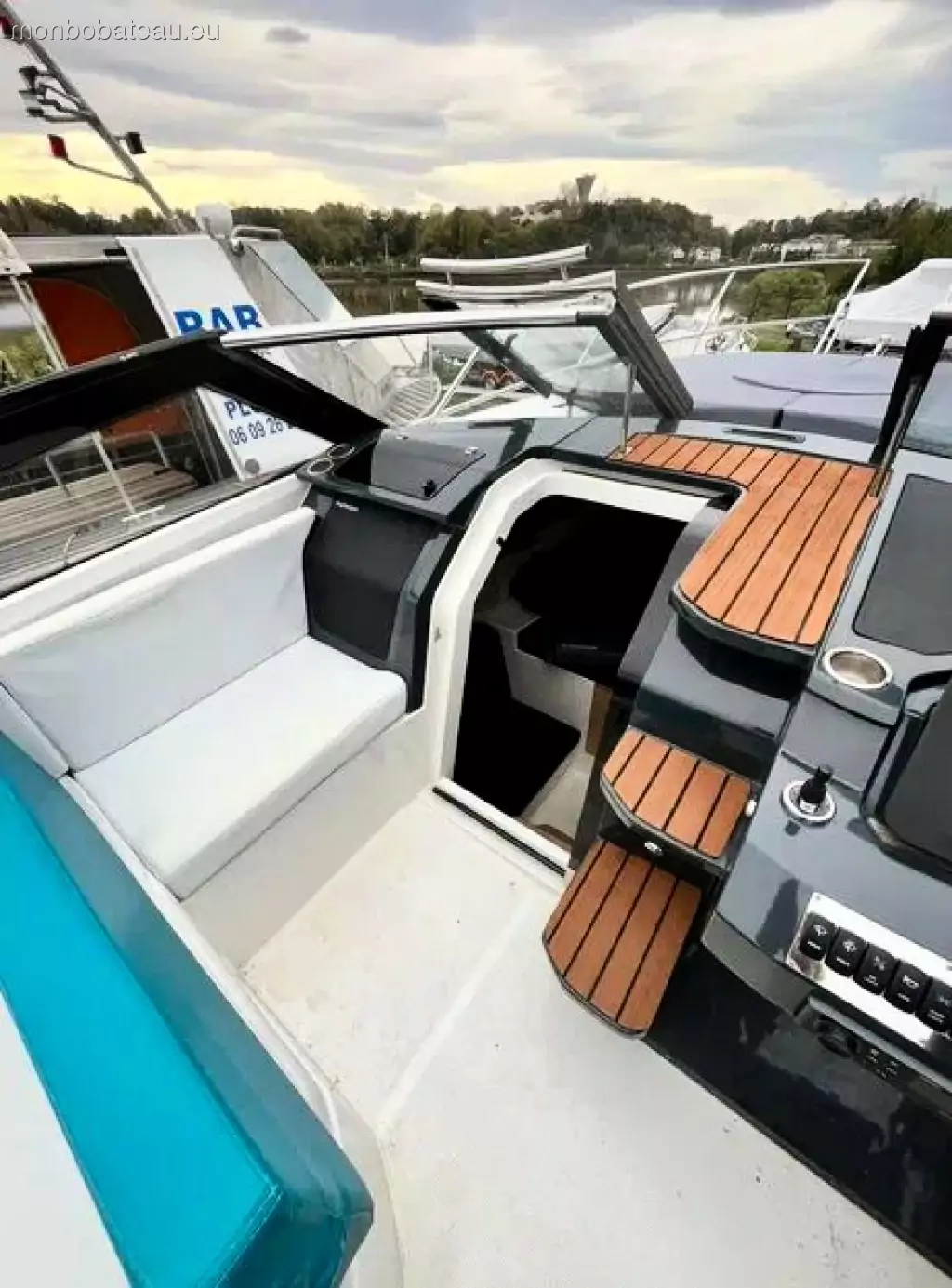 PARKER 800 Cruiser