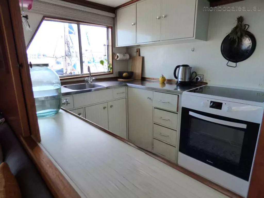 Feadship 18.50