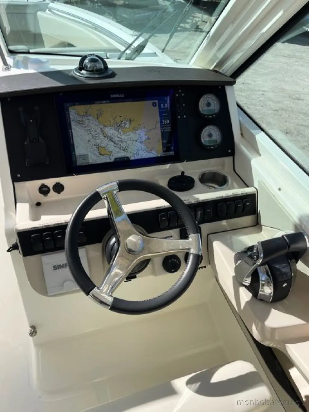Boston Whaler Vantage 280