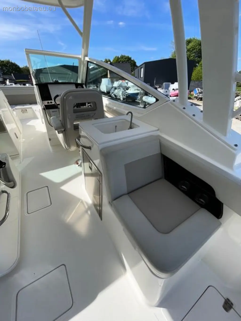 Boston Whaler Vantage 280
