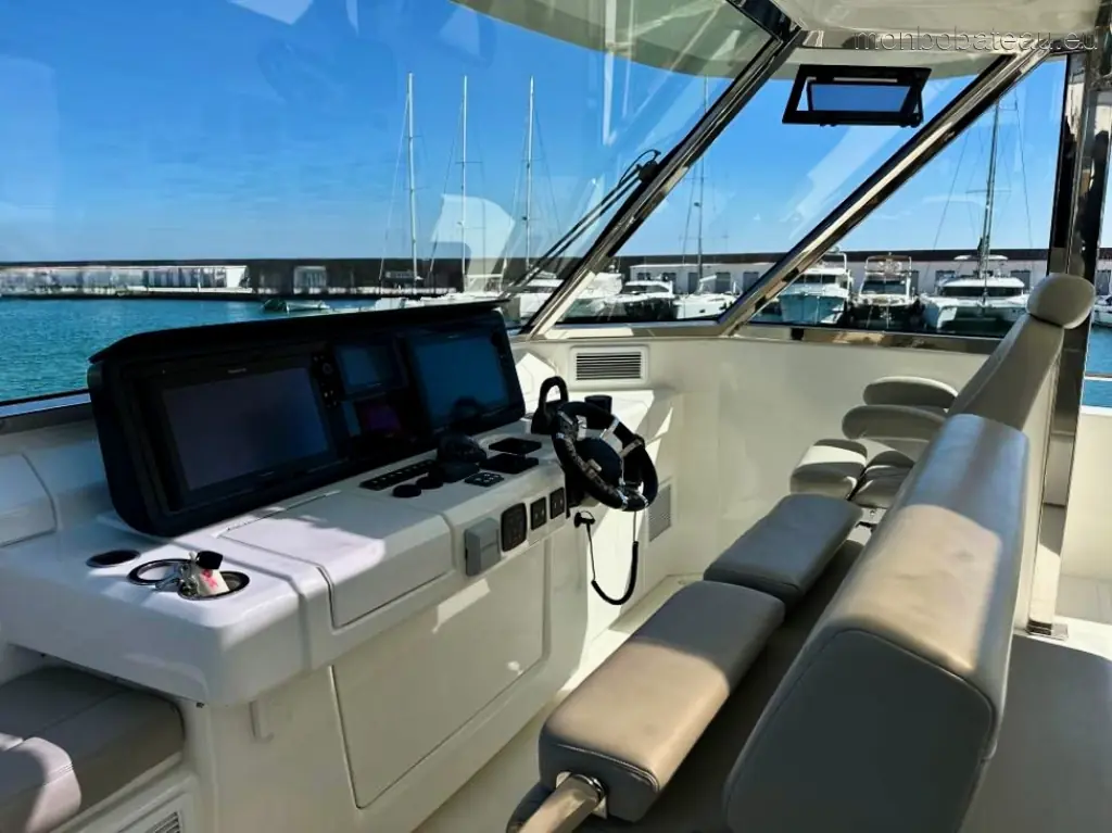 AQUILA 54 yacht