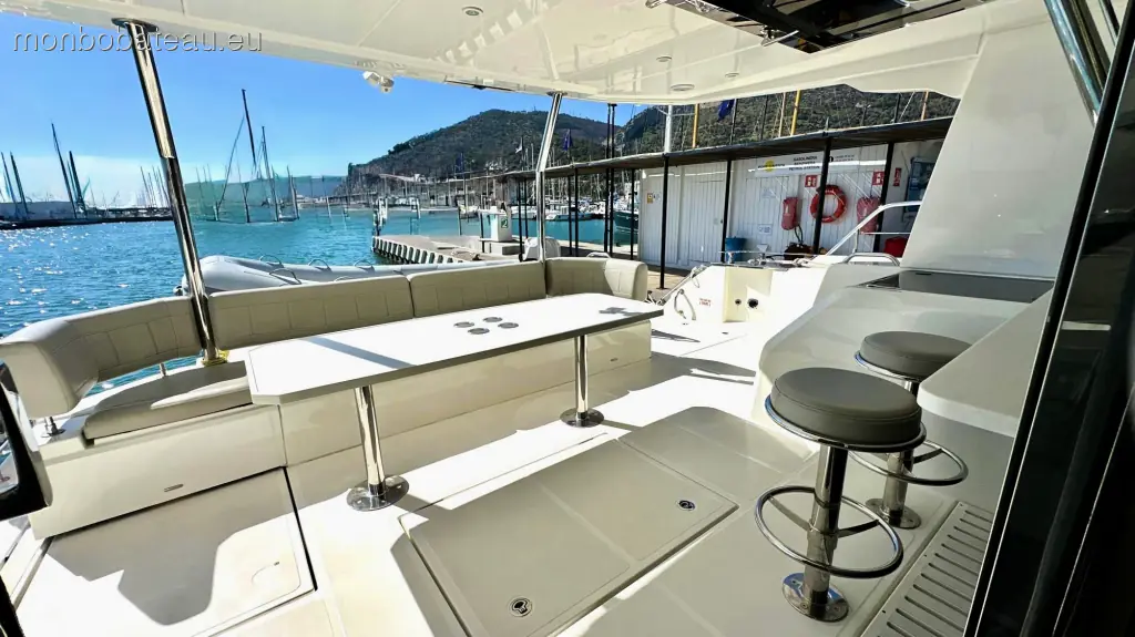 AQUILA 54 yacht