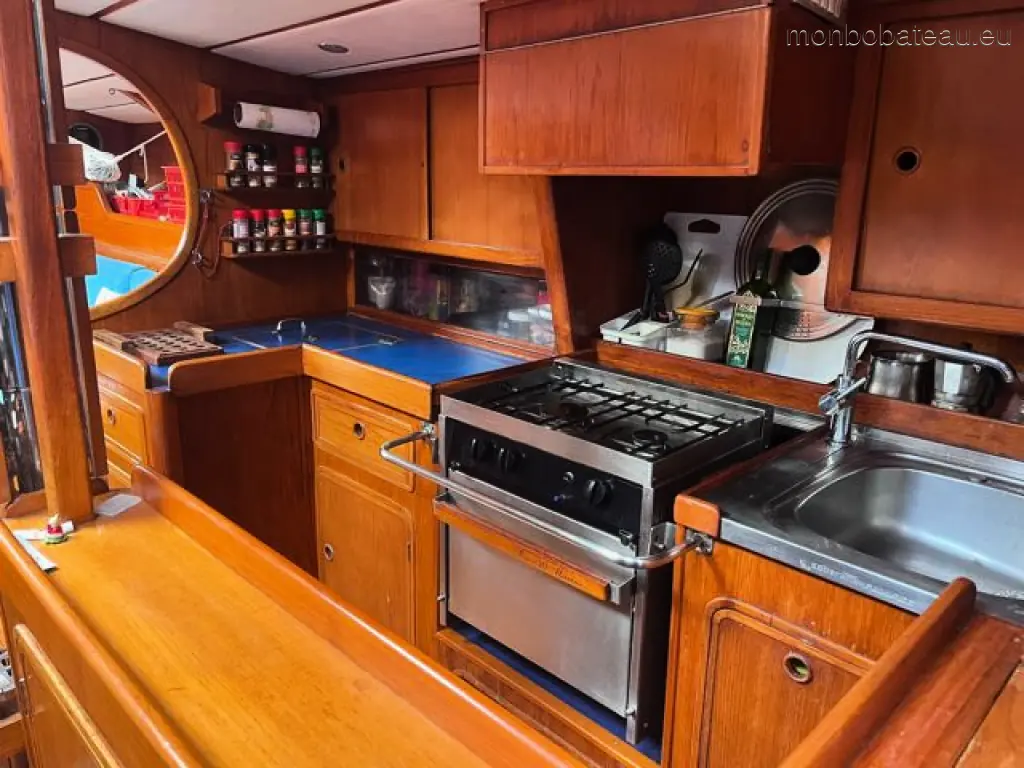 Custom built bo Steel sailing y