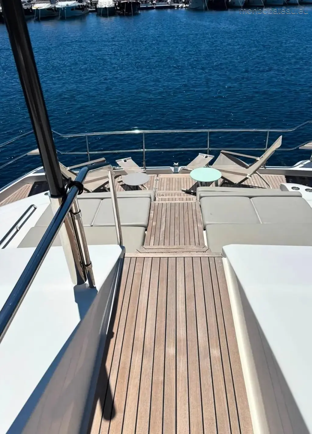 AQUILA 54 yacht