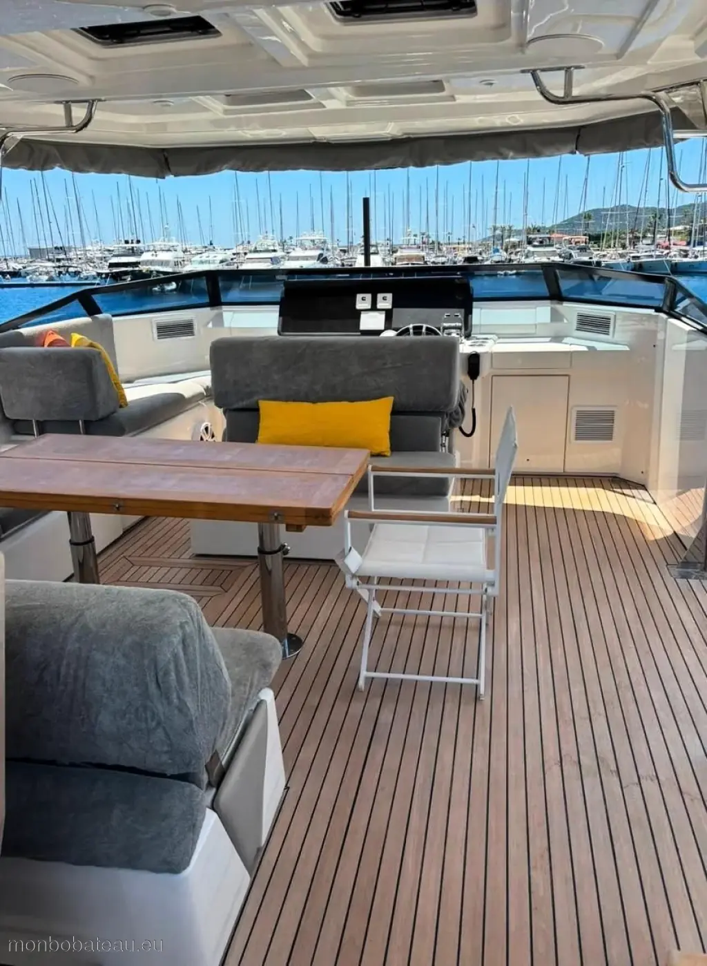 AQUILA 54 yacht