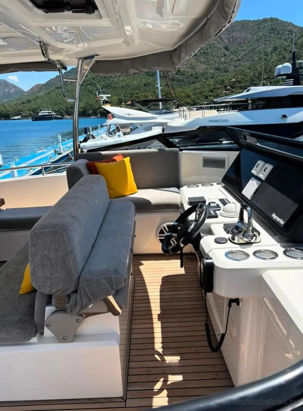 AQUILA 54 yacht