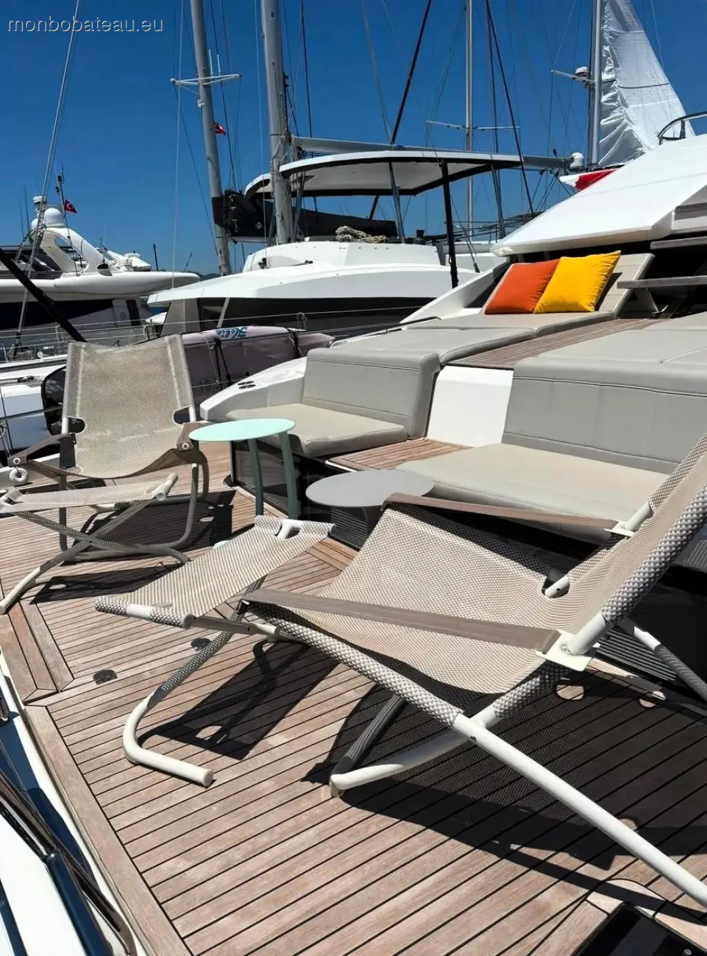 AQUILA 54 yacht