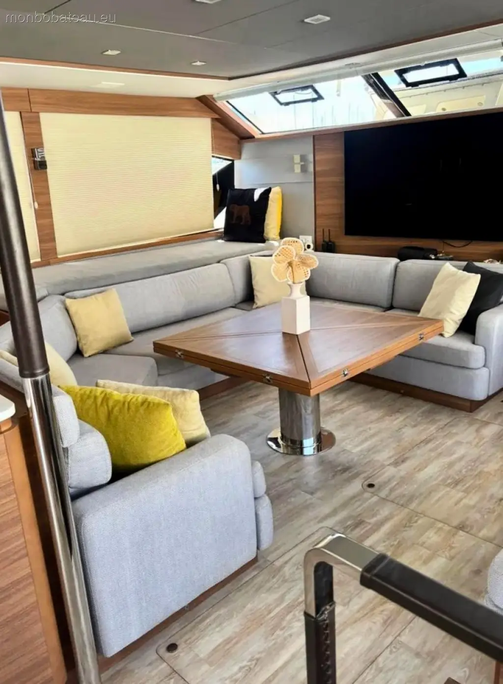 AQUILA 54 yacht